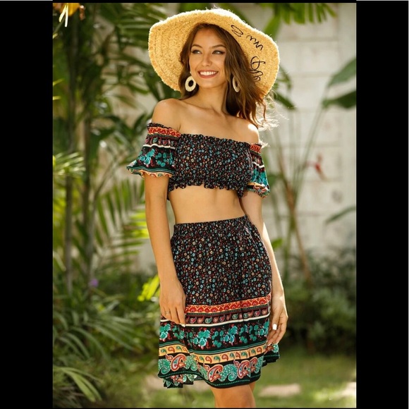 Stunning Gypsy Paisley Ditsy floral Bardot Off Shoulders Crop Top & Skirt Set - Picture 7 of 7